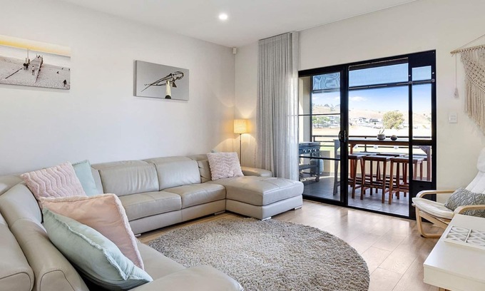 Normanville Apartment | Front 9 then Dine - 3/61 St Andrews Boulevard
