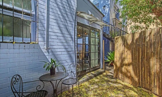 Waterloo Condo | Front Garden Granny Flat