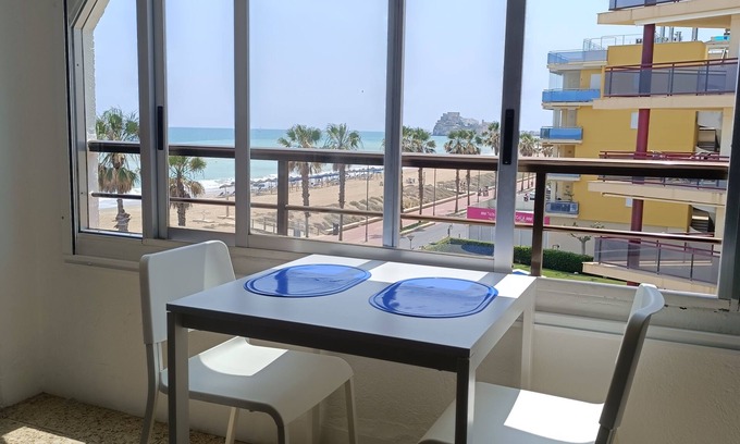Peniscola Apartment | Front line, sea view, wifi, parking