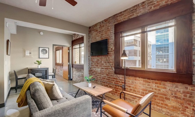 Downtown Lincoln Apartment | FRONTDESK Aerie 147 Lofts Apts Lincoln