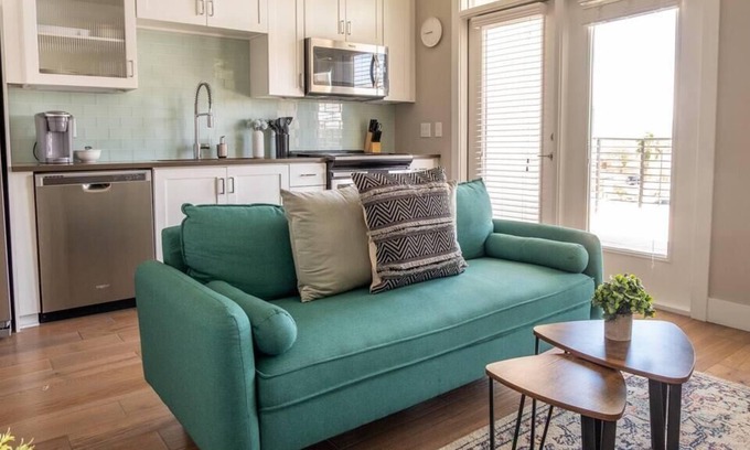 Security Acres Apartment | Frontdesk | Bright 1 BR Apt in Old Town Scottsdale