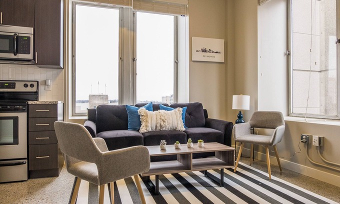 Downtown Des Moines Apartment | FRONTDESK R&T Lofts Downtown Des Moines