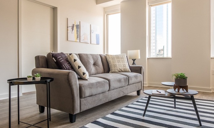 Downtown Kansas City Apartment | FRONTDESK Sky on Main Apts Downtown Kansas City