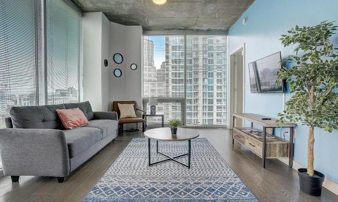 Charlotte Center City Apartment | FRONTDESK Skyhouse Apts Uptown Charlotte