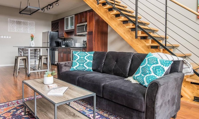 Mill District Apartment | Frontdesk | Stylish + Modern 2BR in Downtown East