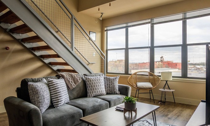 Downtown Fort Worth Apartment | FRONTDESK The Depot Apts Downtown Fort Worth