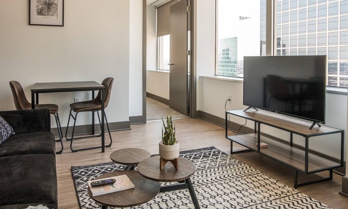 Downtown Kansas City Apartment | FRONTDESK The Grand Apts Downtown Kansas City