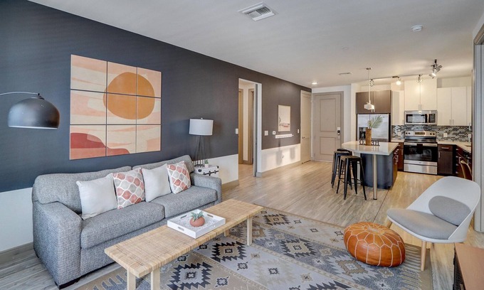 Tempe Apartment | FRONTDESK Vela at Tempe Town Lake Apts