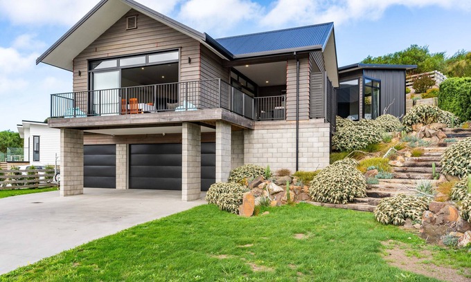 Mangawhai Heads House | Fuel for the Sol - Mangawhai Heads Holiday Home