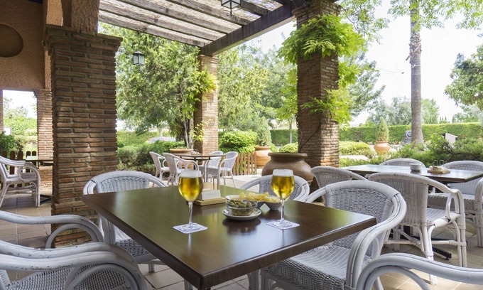 Cabra Hotel | Fuente Las Piedras