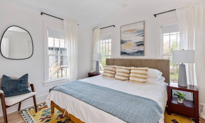 Inman Park Apartment | Full Bloom by Minty Living