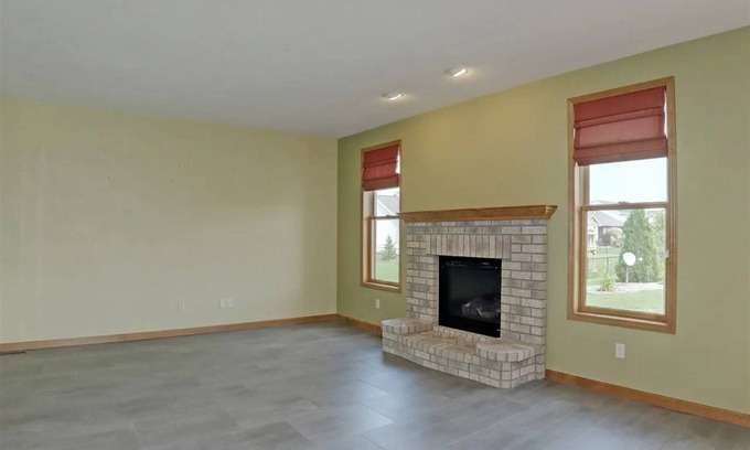 Village of Harrison House | Full Family Friendly Home - EAA Ready!