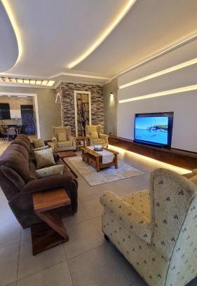 Nakaseke Bed & Breakfast | Full House 3 Bedrooms