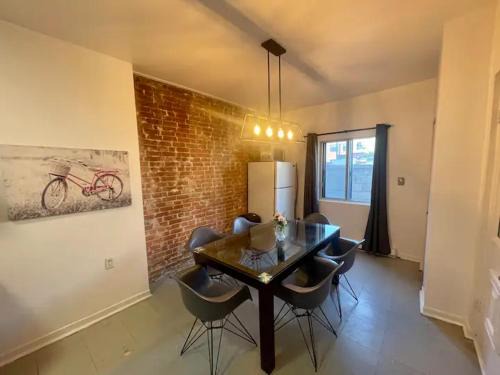 Mile End House | FULL KITCHEN 12MIN from dtown Room B