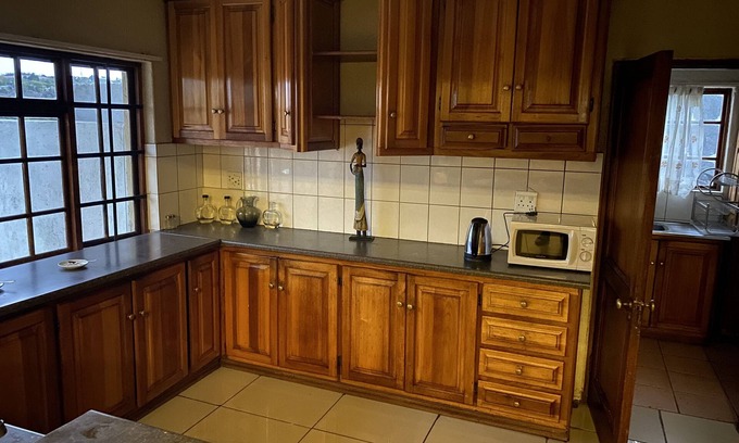 Nelspruit House | Full Moon Guest House