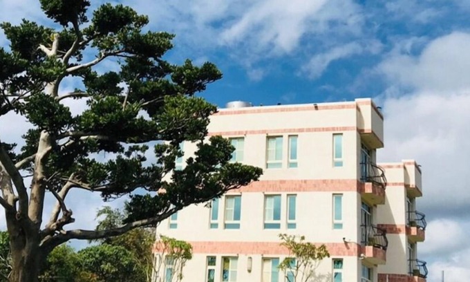 White Sand Beach Bed & Breakfast | Full Moon Resort