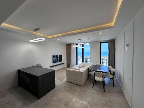 Nardaran Apartment | Full Sea View Apartment at The Grand Hotel, Sea Breeze