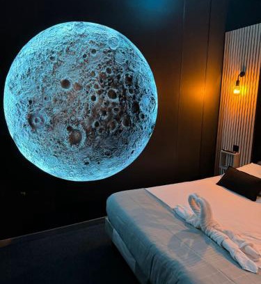 Aubervilliers Apartment | Fullmoon By Cloud
