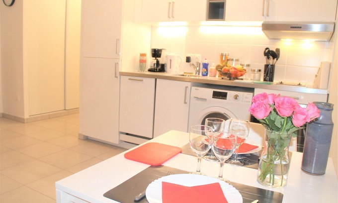 Saint-Denis Apartment | Fully equipped, cozy apartment (1 station in Paris)