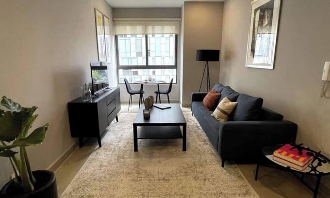 Ampliacion Granada Apartment | Fully equipped kitchen, high speed internet, comfy king-size bed and a sofa bed.