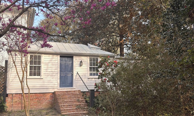 Summerville Historic District Cottage | Fully furnished, 1-bedroom cottage in heart of Summerville. off street parking.