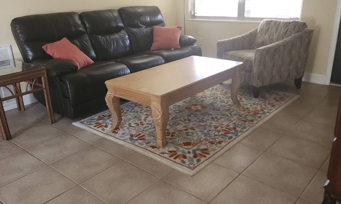 Aloha Gardens House | Fully furnished 2-bed/1Bath house near hospitals and beaches/newly updated