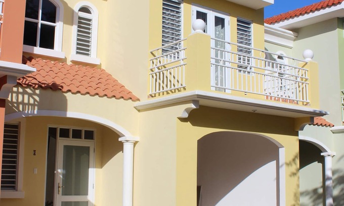 Maleza Baja House | Fully Furnished 3 Bdrm/2.5 Bthrm With Shared Pool 10 Minutes From The Airport