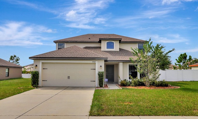 Tavares House | Fully-furnished and Spacious House in Tavares, FL