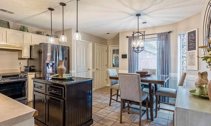 Southaven House | FULLY FURNISHED Charming 3-bedroom house in Southaven with AC, WiFi, Fenced Yard