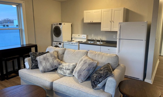 Sioux City Apartment | Fully Furnished Downtown Apartment