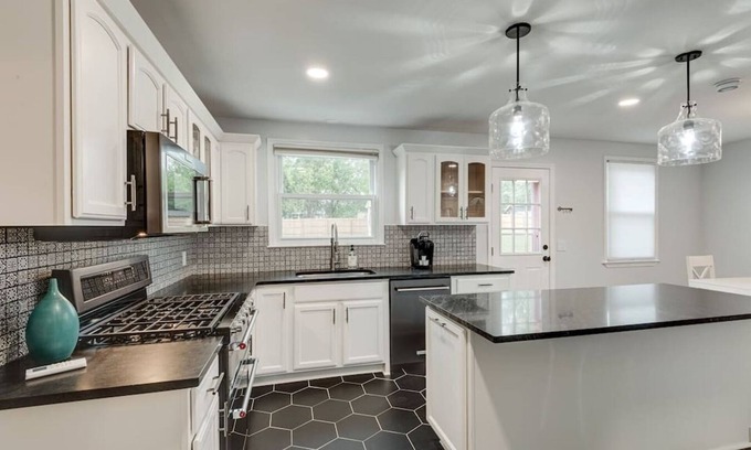 Nashville-Davidson House | Fully Furnished home on 3/4 of an acre .Centrally located to Nashville and the airport