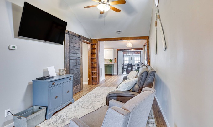 Craig Beach Cottage | Fully Remodeled Cottage: Walk to Lake Milton Beach