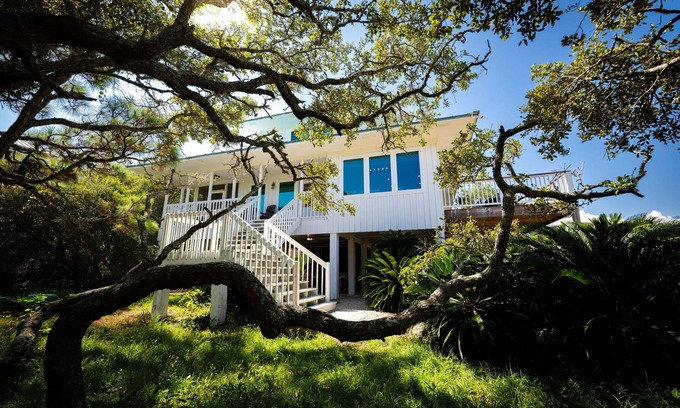 Plantation House | Fully Renovated House w/Private Pool In Prime Plantation Location