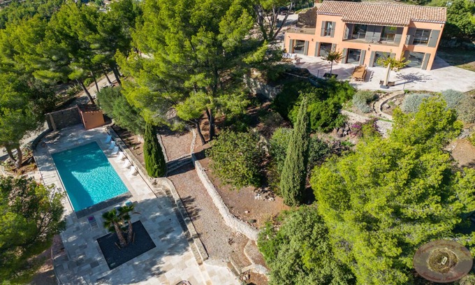 La Cadiere-d'Azur Other | Fully renovated farmhouse with swimming pool and 180° sea view