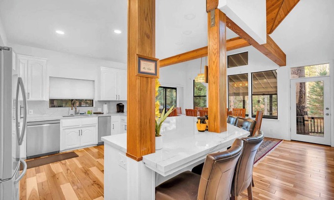 Fish Camp House | Fully Renovated 3BD at Yosemite's South Gate