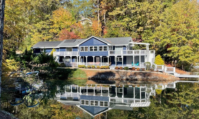 West Union House | Fully renovated family/elderly friendly home on Lake Keowee - 15 min to Clemson