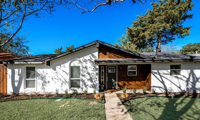 Garland House | Fully renovated home close to Firewheel Town Center & much more!