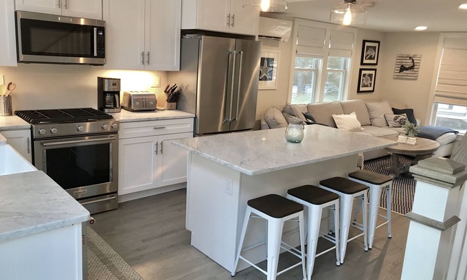 New Seabury House | Fully renovated New Seabury home on a quiet Cul de Sac ideal for families!
