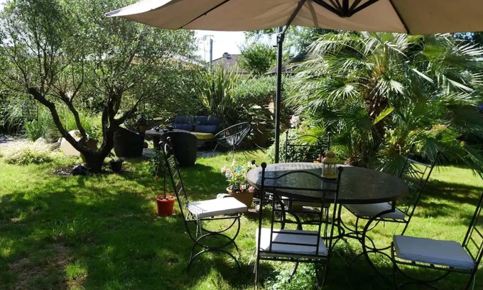 Pau Nord Apartment | Fully self-contained apartment with large garden