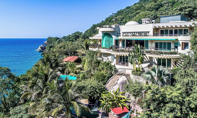 Boca de Tomatlan Villa | Fully Staffed, Beach frontage Luxury Villa