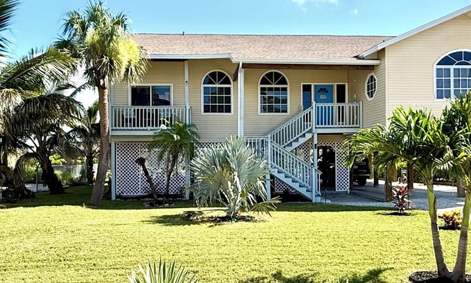 Laguna Shores House | Fully Updated/Luxury Beach House w/Master Suite-Close to beach!
