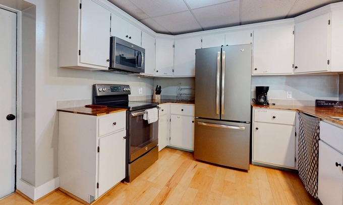 Lake Luzerne-Hadley House | Fun cottage in town, near lake w/game room