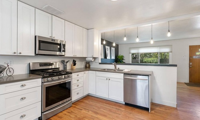 Capitol Hill House | Fun, Family-friendly Old Town Home W/Hot Tub!