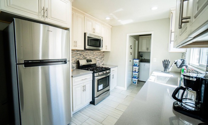 Rowland Heights House | FUN home w/POOL TABLE 12 MILES TO DISNEY