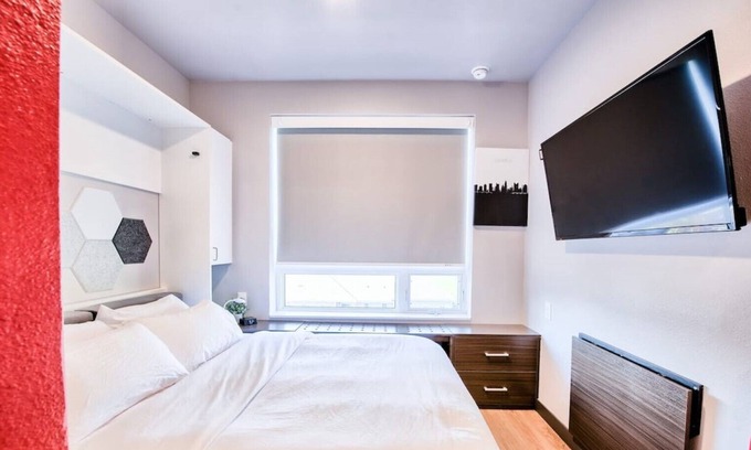 Old North Columbus Apartment | 🔷Fun Micro-Unit w/ Garage Parking Near High St. | Jacuzzi, Fitness Gym, WiFi, +