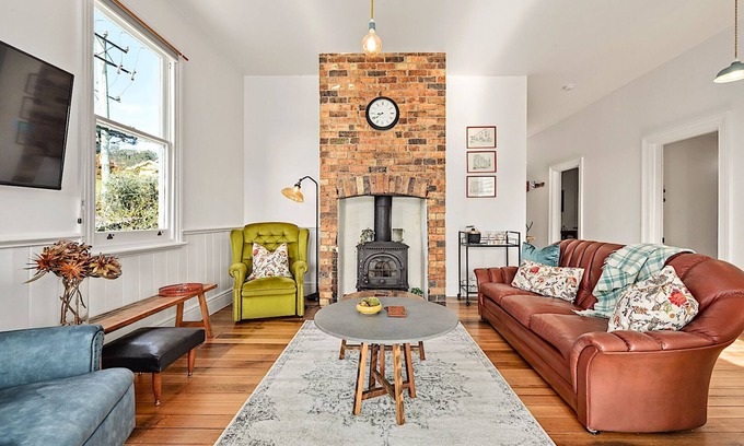 South Launceston Cottage | Funky cottage in South