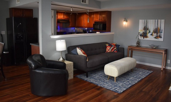 Highlands House | Funky Furnished Baxter Avenue