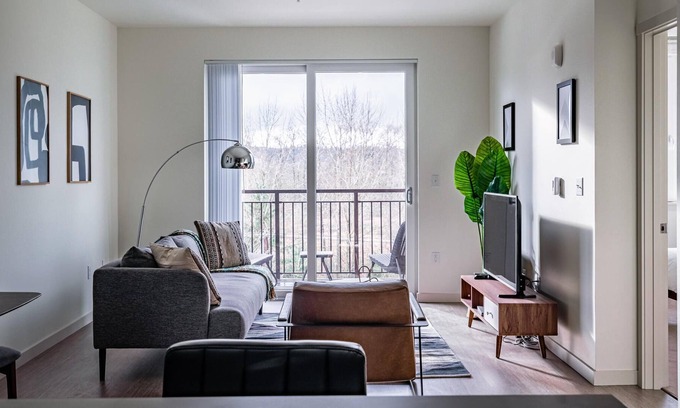 Redmond Apartment | Furnished 1BR in Redmond, Parking + Pet-Friendly