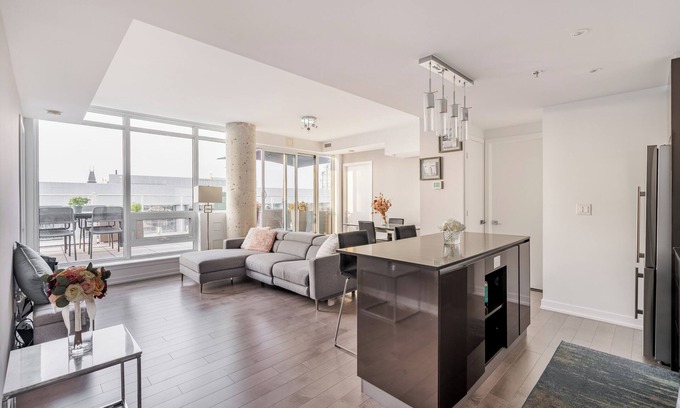 Byward Market - Parliament Hill Condo | Furnished 2 Bedroom PENTHOUSE -All Inclusive w Parking Available Downtown Ottawa