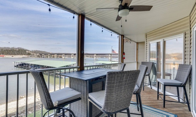Camdenton Condo | Furnished Balcony + Lake View: Camdenton Condo